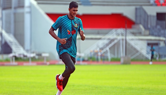 ফেরার লড়াইয়ে আবারও চোটে অনিশ্চিত নাহিদ রানা